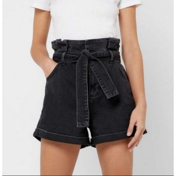 TOPSHOP | 100% COTTON HIGH WAISTED DENIM BLACK WASH MOM JEAN PAPER BAG SHORTS 12 - Picture 16 of 17